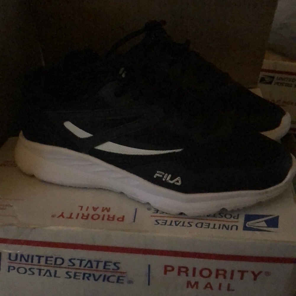 Nwt Woman's Fila Memory Dysonic Running Shoes
